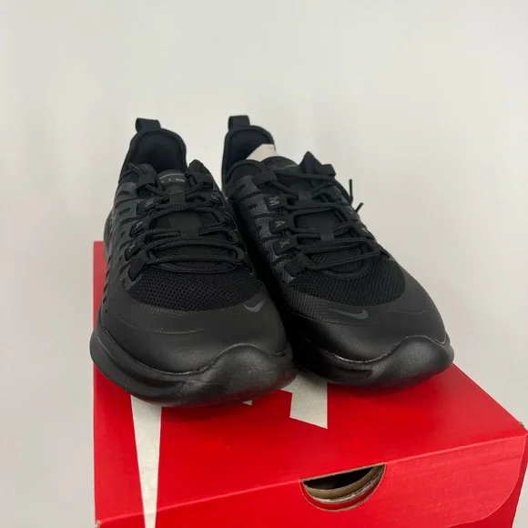 Nike Womens Air Max Axis Black Size 8 - Picture 2 of 5